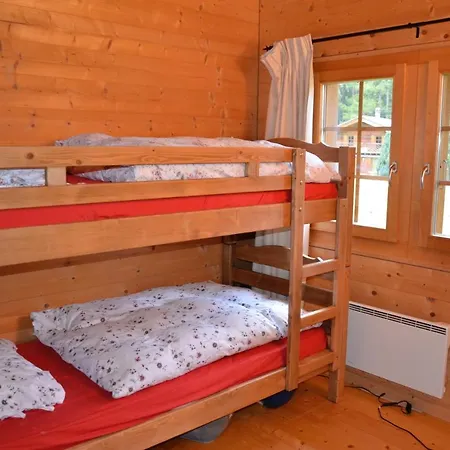 Chalet Chalet Spacieux, Environnement Calme Et Reposant, Val Ferret